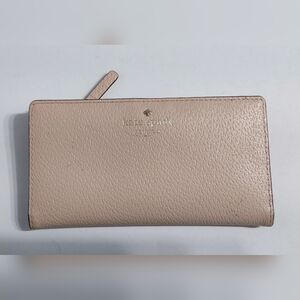 Kate Spade Light Tan Leather Wallet. Pre-owned.
